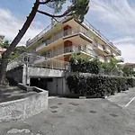 Wh - Siccardi In Zona Residenziale Con Posto Auto 公寓