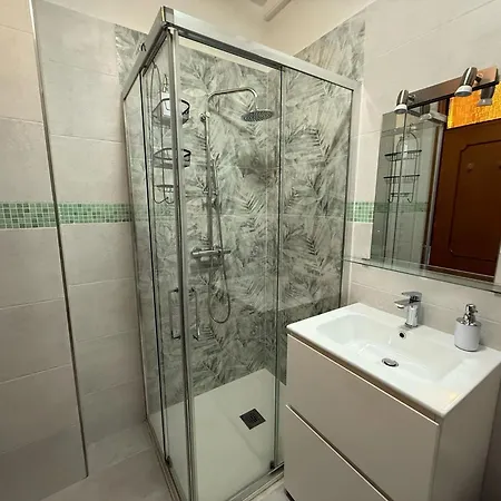 Wh - Siccardi In Zona Residenziale Con Posto Auto Apartment