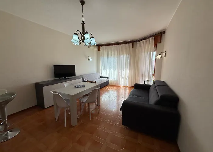 Wh - Siccardi In Zona Residenziale Con Posto Auto * サンレモ