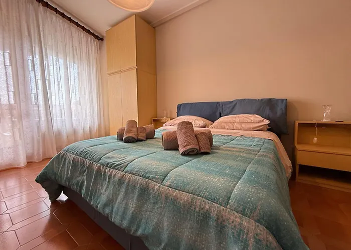 Wh - Siccardi In Zona Residenziale Con Posto Auto アパート サンレモ